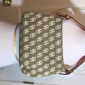 Small Dooney and Burke hand bag